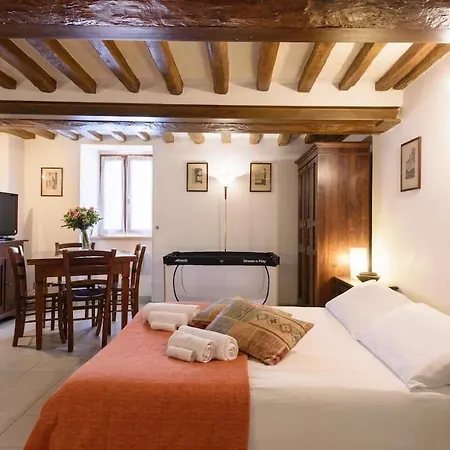 19zero3 Apartment Siena