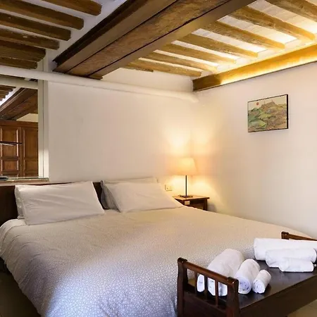 19zero3 Apartment Siena